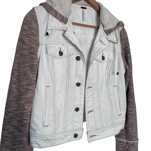 Free People | Knit Hooded White Denim Distressed Jean Jacket Fabric Sleeves Sz M - Picture 3 of 12